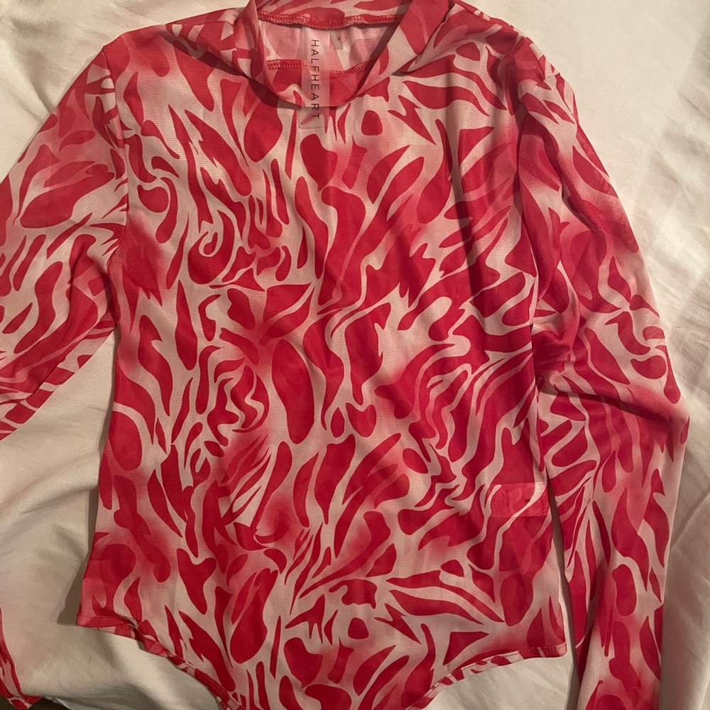 Red Patterned Women's Top - Picture 5 of 6